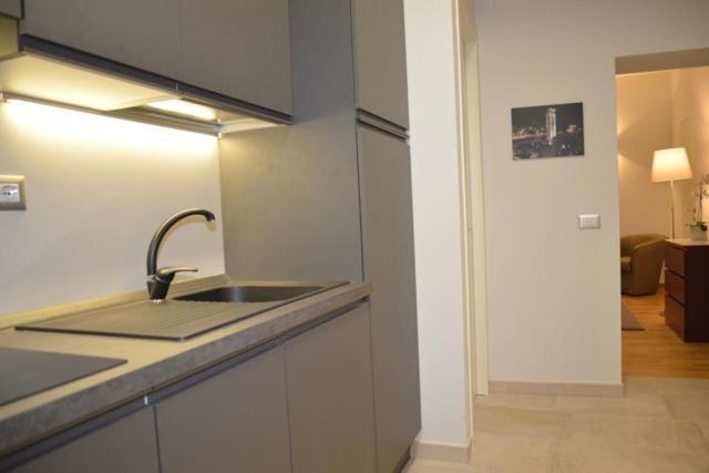 Fidia Palace Flavia'S Apartment Colosseo 로마 외부 사진